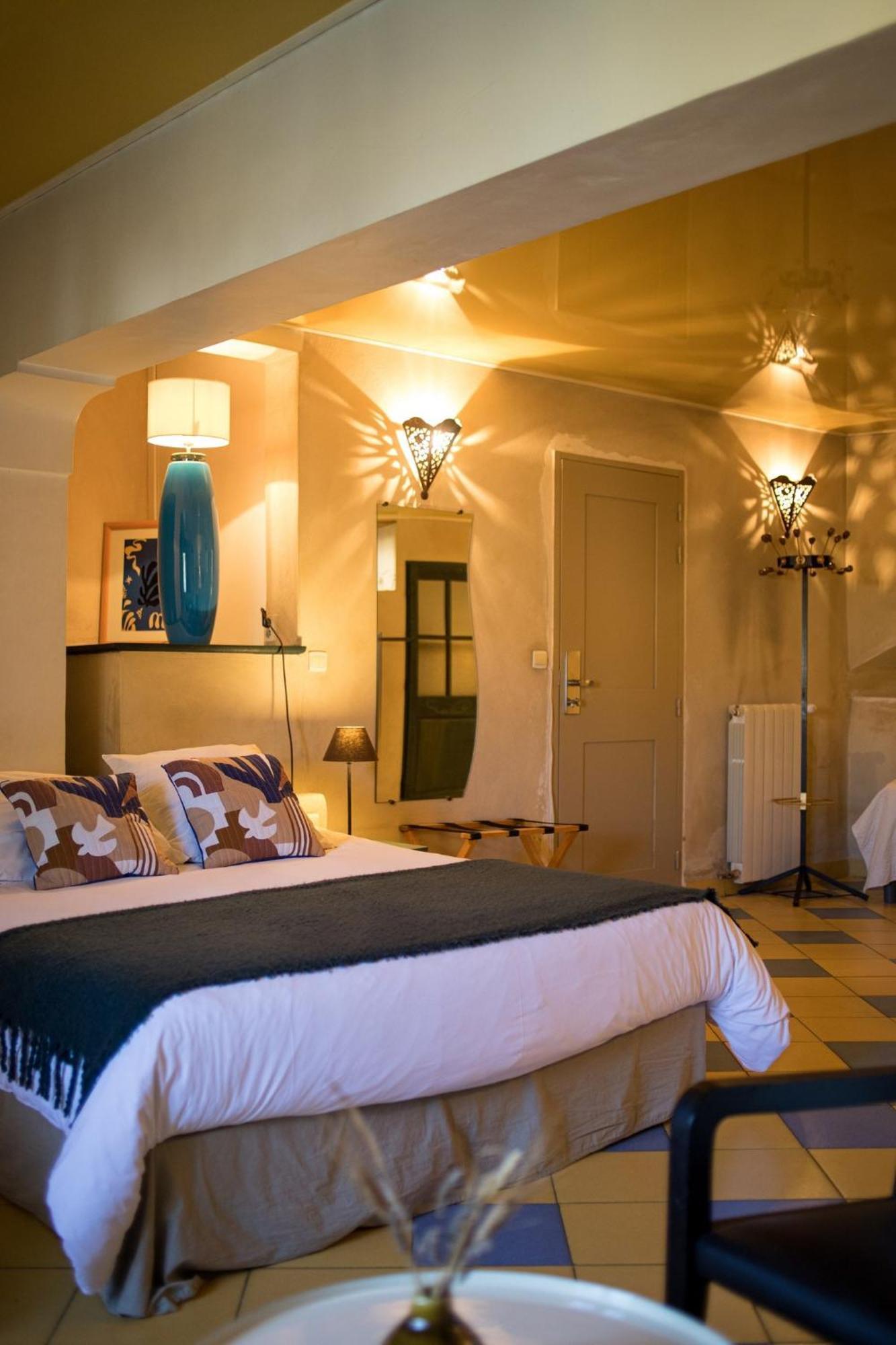 In Provence Hotel - Experience Atypique Venelles Eksteriør billede